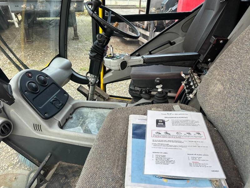 Johnston CN400 - Ielu tīrīšanas mašīna: foto 2 Johnston CN400 - Ielu tīrīšanas mašīna: foto 2