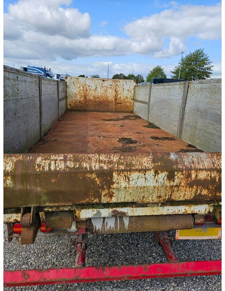 KEL-BERG 2 axle // wire // 3-way tip // radiocontrol - Piekabe noņemamā virsbūve/ Konteineru vedējs: foto 4 KEL-BERG 2 axle // wire // 3-way tip // radiocontrol - Piekabe noņemamā virsbūve/ Konteineru vedējs: foto 4