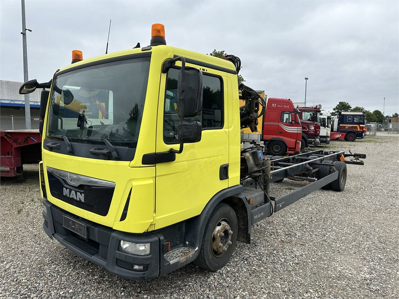 MAN TGL 12.220 // Crane HMF 735K2 // - Kravas auto ar manipulatoru: foto 1 MAN TGL 12.220 // Crane HMF 735K2 // - Kravas auto ar manipulatoru: foto 1