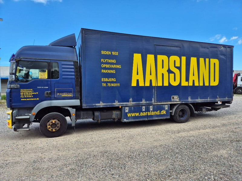 MAN TGM 12.280 // Lift // Sideopening - Kravas automašīna ar slēgto virsbūvi: foto 2 MAN TGM 12.280 // Lift // Sideopening - Kravas automašīna ar slēgto virsbūvi: foto 2