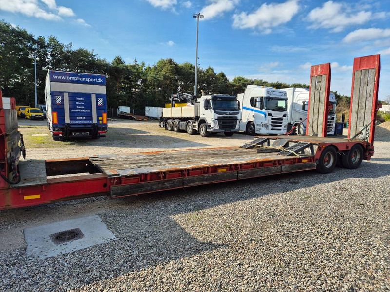 Nooteboom Machine trailer W/ extendable bed & Hyd Ramps - Puspiekabe zema profila platforma: foto 1 Nooteboom Machine trailer W/ extendable bed & Hyd Ramps - Puspiekabe zema profila platforma: foto 1
