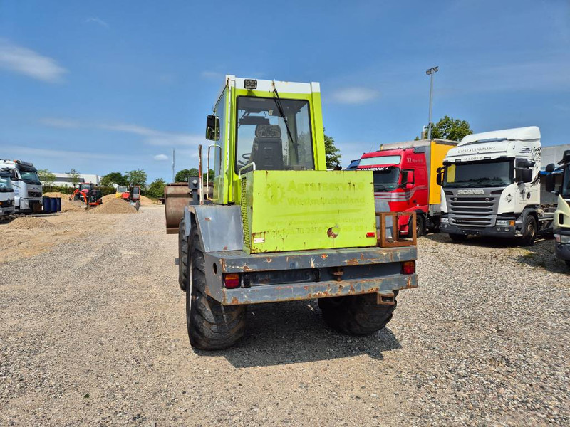 O & K L15 With bucket and quickshift - Riteņu iekrāvējs: foto 4 O & K L15 With bucket and quickshift - Riteņu iekrāvējs: foto 4