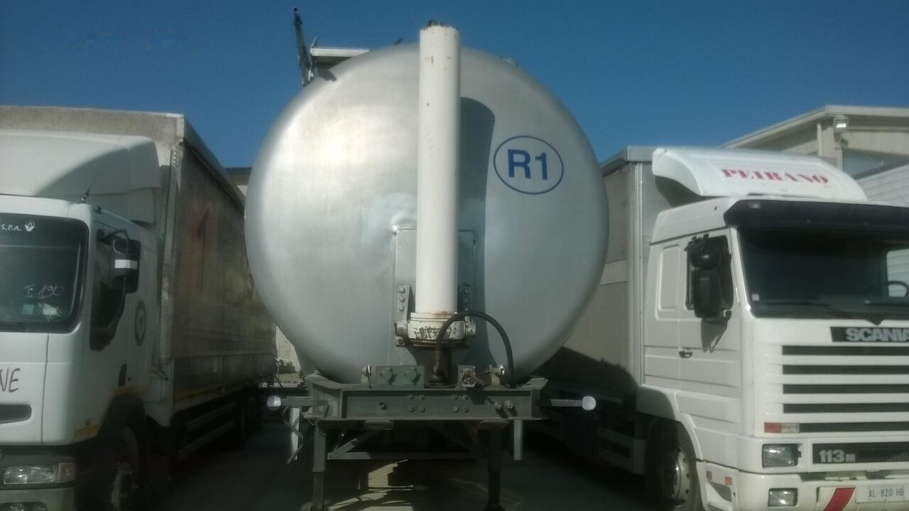 Piacenza S36 H2 T56 - Silosa puspiekabe: foto 4 Piacenza S36 H2 T56 - Silosa puspiekabe: foto 4