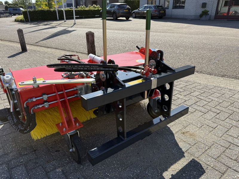 ADLER K600-150 Veegmachine - Ielu tīrīšanas mašīna: foto 2 ADLER K600-150 Veegmachine - Ielu tīrīšanas mašīna: foto 2