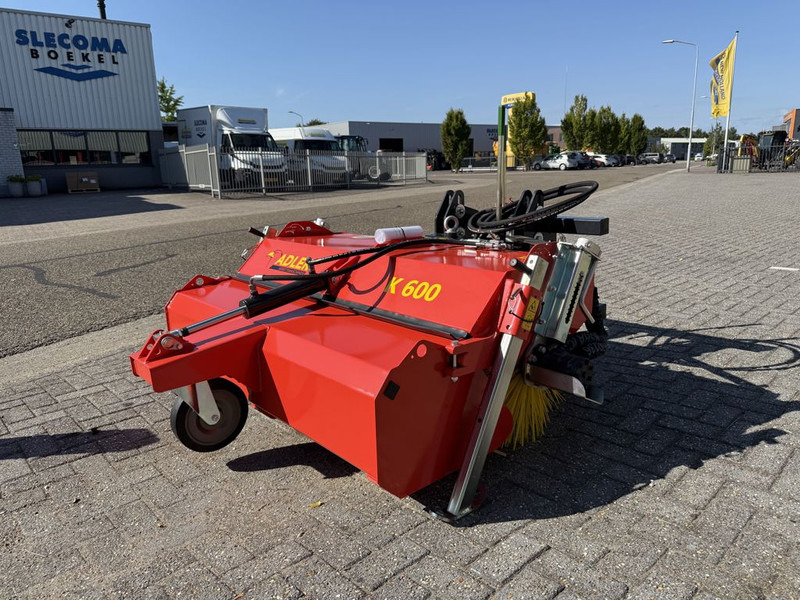 ADLER K600-150 Veegmachine - Ielu tīrīšanas mašīna: foto 1 ADLER K600-150 Veegmachine - Ielu tīrīšanas mašīna: foto 1