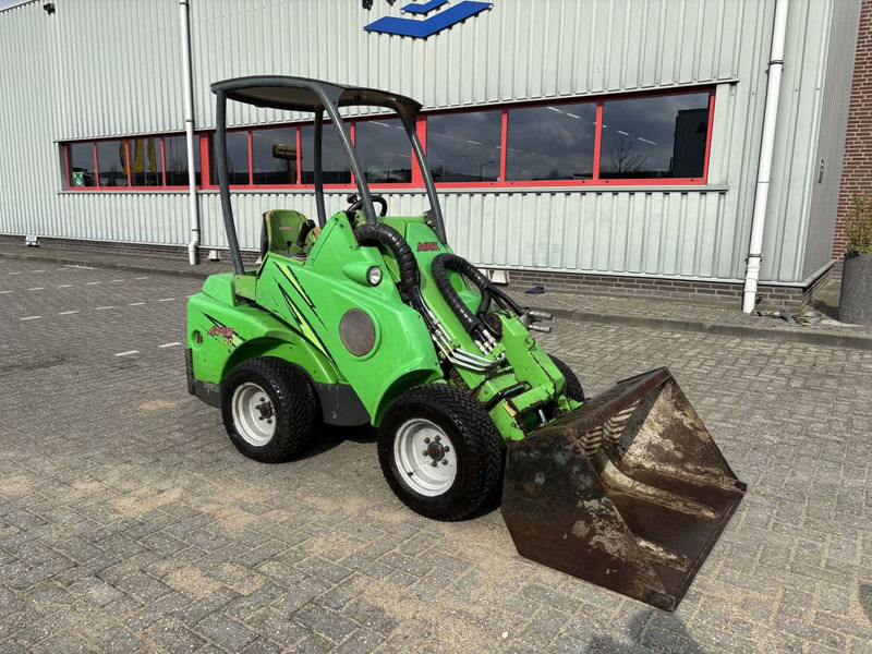 Avant 420 TDL Minishovel - Riteņu iekrāvējs: foto 4 Avant 420 TDL Minishovel - Riteņu iekrāvējs: foto 4