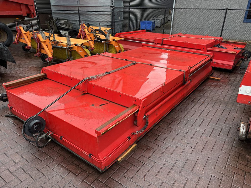 Beco Maxxim 200 Bagger luiken - Lauksaimniecības piekabe: foto 3 Beco Maxxim 200 Bagger luiken - Lauksaimniecības piekabe: foto 3