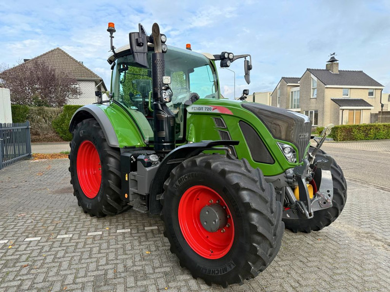 Fendt 720 S4 Vario Profi Plus - Traktors: foto 4 Fendt 720 S4 Vario Profi Plus - Traktors: foto 4