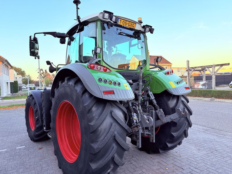 Fendt 724 S4 Profi Plus - Traktors: foto 3 Fendt 724 S4 Profi Plus - Traktors: foto 3