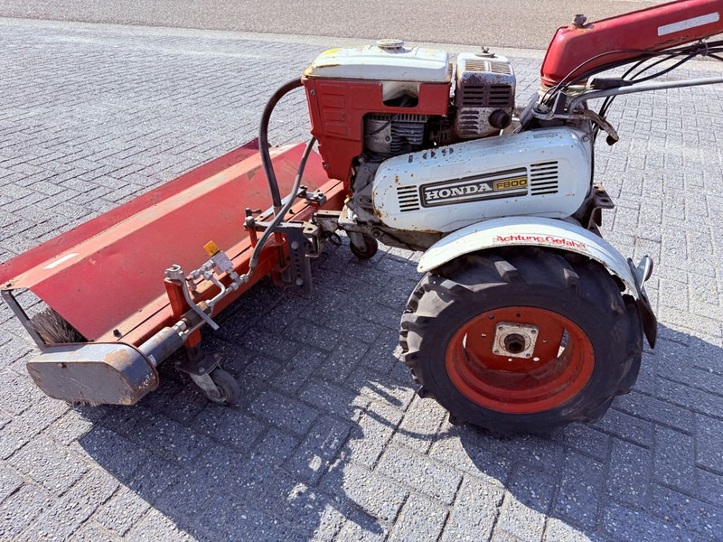 Honda F800 Veegmachine - Ielu tīrīšanas mašīna: foto 2 Honda F800 Veegmachine - Ielu tīrīšanas mašīna: foto 2