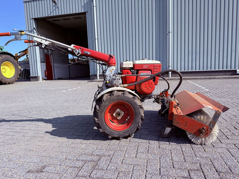 Honda F800 Veegmachine - Ielu tīrīšanas mašīna: foto 4 Honda F800 Veegmachine - Ielu tīrīšanas mašīna: foto 4