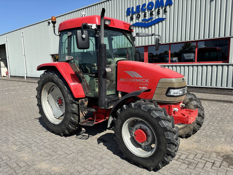 Mc Cormick CX95 - Traktors: foto 4 Mc Cormick CX95 - Traktors: foto 4