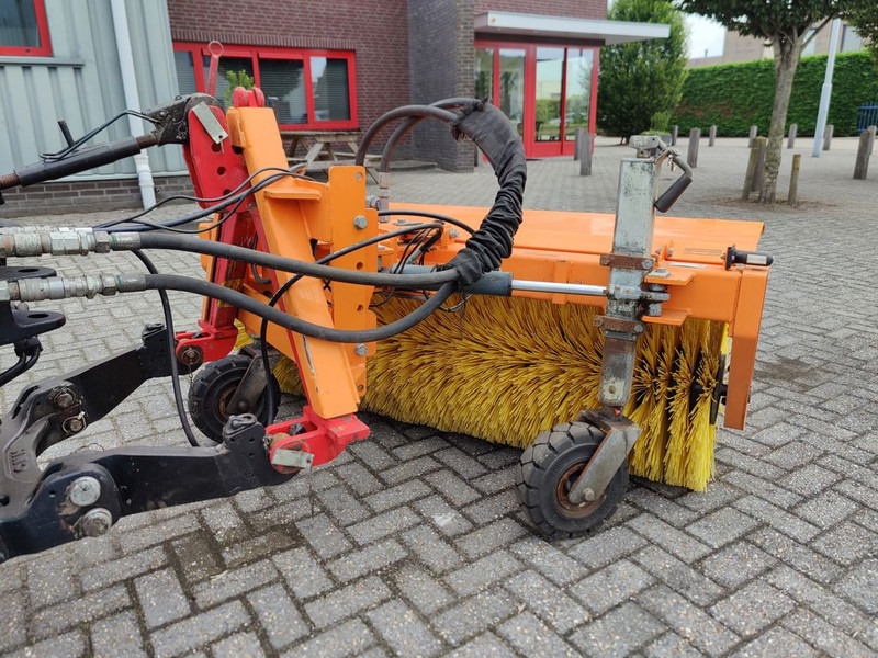 Nesbo HF1600S Veegmachine - Birste - Komunālā/ Specializētā tehnika: foto 3 Nesbo HF1600S Veegmachine - Birste - Komunālā/ Specializētā tehnika: foto 3