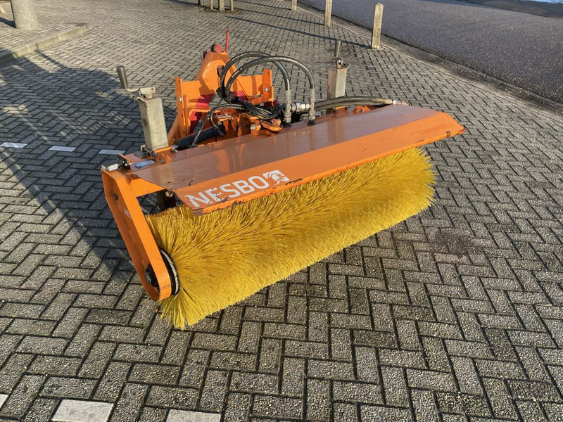 Nesbo Veegmachine HF1600S - Birste - Komunālā/ Specializētā tehnika: foto 1 Nesbo Veegmachine HF1600S - Birste - Komunālā/ Specializētā tehnika: foto 1