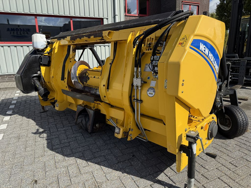 New Holland 300FPE Gras Pickup - Kombains: foto 4 New Holland 300FPE Gras Pickup - Kombains: foto 4