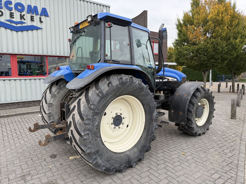 New Holland 8360 Range Command - Traktors: foto 3 New Holland 8360 Range Command - Traktors: foto 3