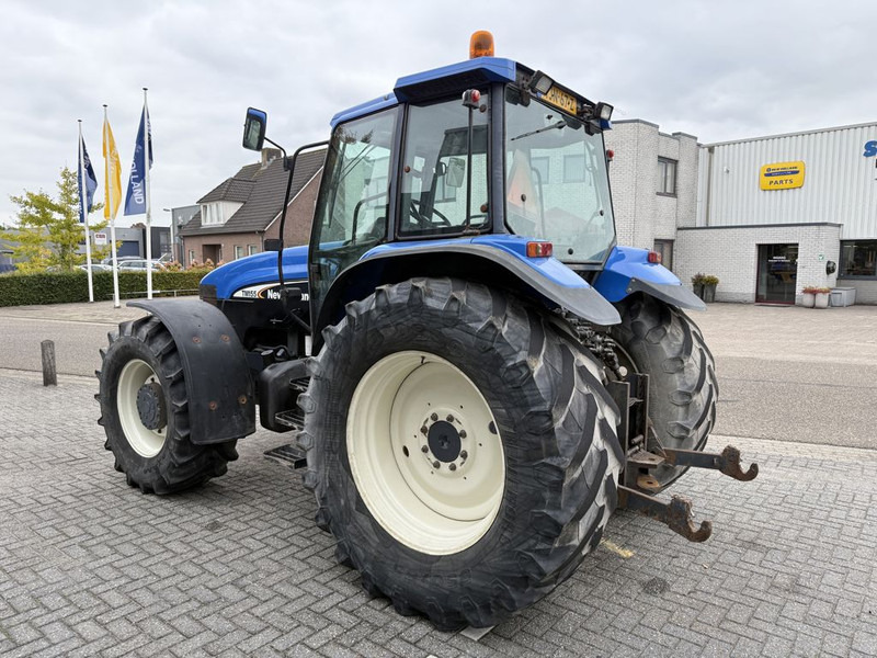New Holland 8360 Range Command - Traktors: foto 2 New Holland 8360 Range Command - Traktors: foto 2