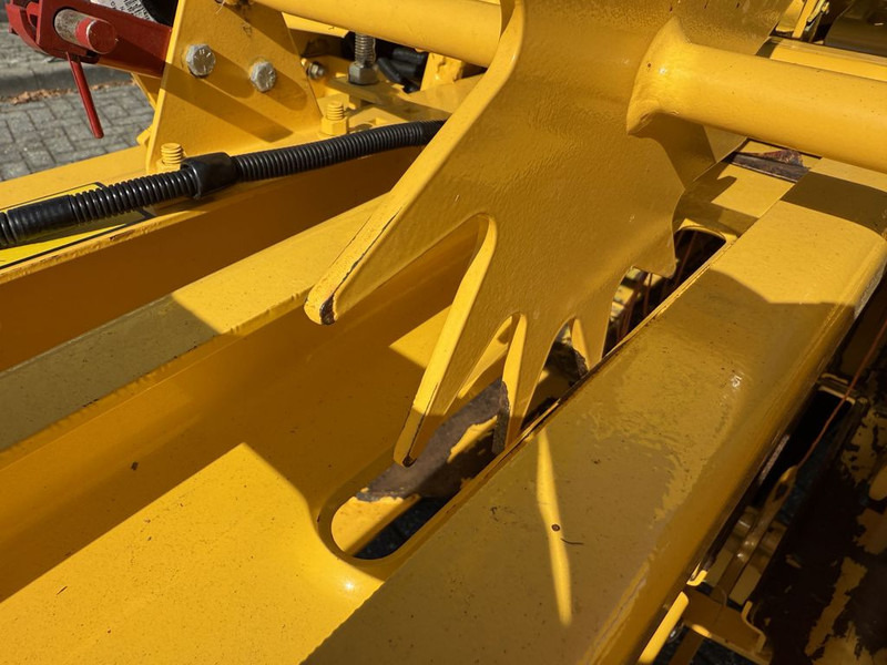 Kīpu prese New Holland BC5060 Mini Balenpers: foto 7