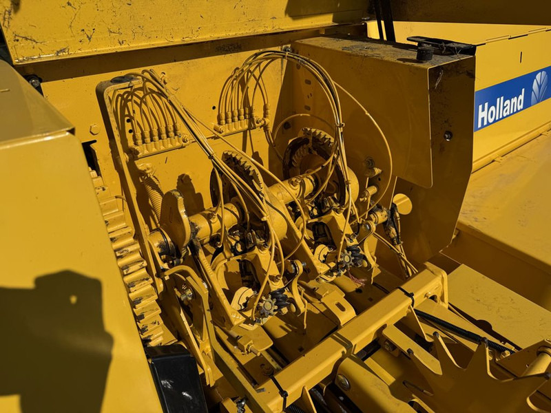 Kīpu prese New Holland BC5060 Mini Balenpers: foto 9