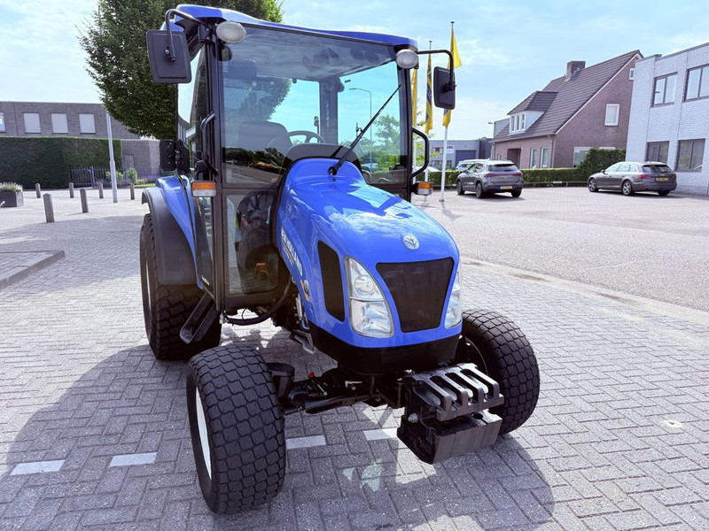 New Holland Boomer 45D Easy Drive - Traktors: foto 5 New Holland Boomer 45D Easy Drive - Traktors: foto 5