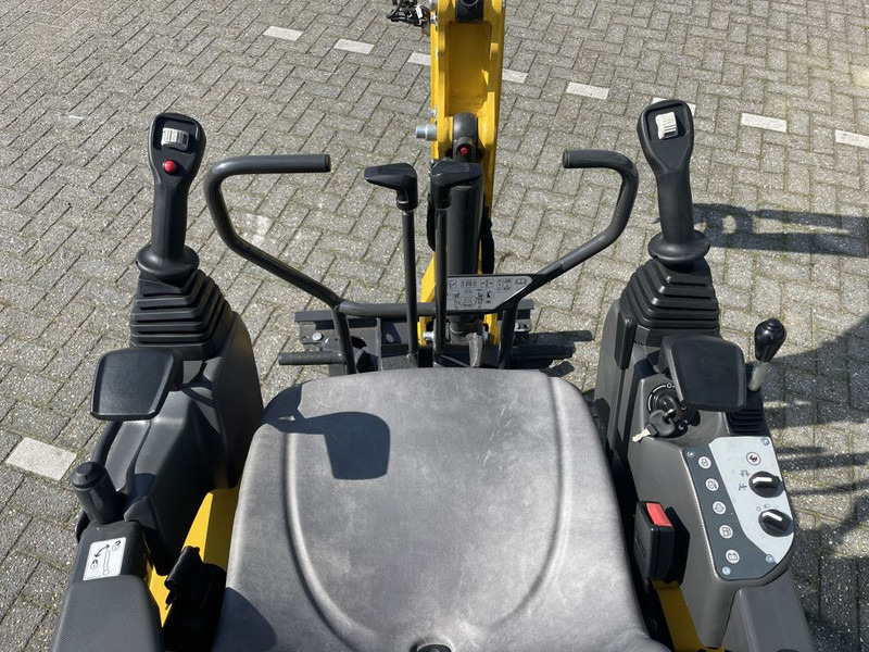 New Holland E12D Minigraver - Mini-ekskavators: foto 5 New Holland E12D Minigraver - Mini-ekskavators: foto 5