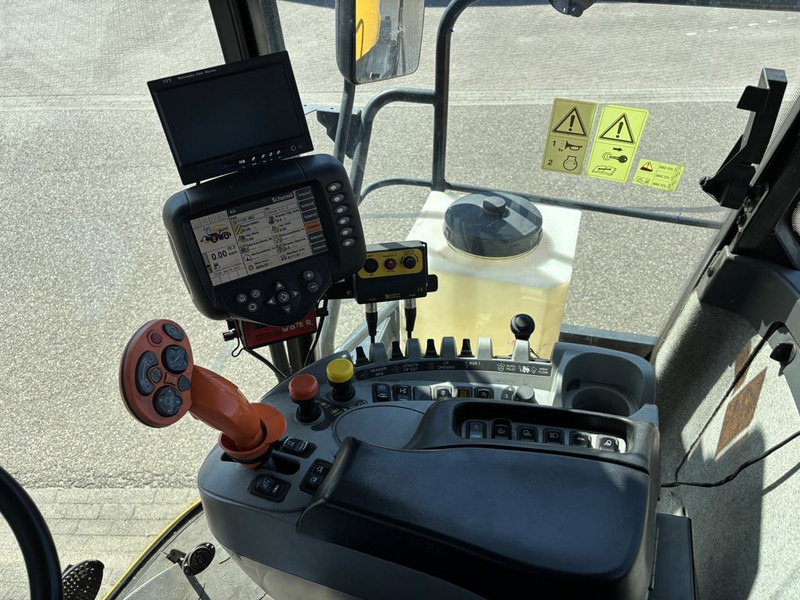 Lopbarības kombains New Holland FR9050: foto 6