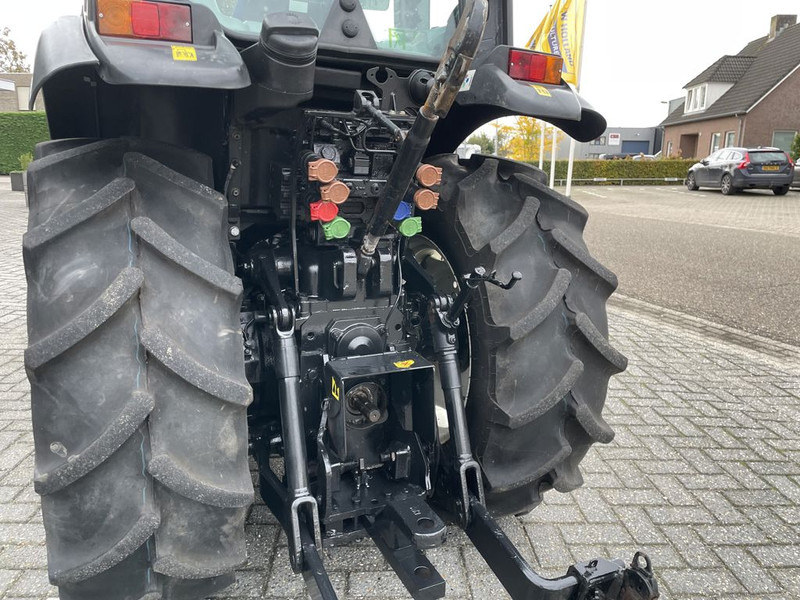 New Holland T4.80N - Traktors: foto 2 New Holland T4.80N - Traktors: foto 2