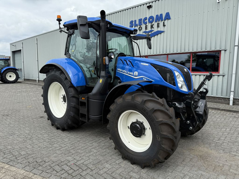 New Holland T6.145 AC STAGE V - Traktors: foto 4 New Holland T6.145 AC STAGE V - Traktors: foto 4