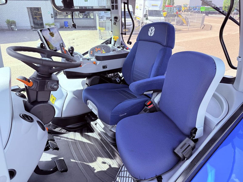 New Holland T6.180 AC Fronthef, - Traktors: foto 4 New Holland T6.180 AC Fronthef, - Traktors: foto 4