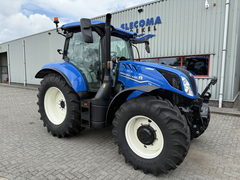 New Holland T6.180 AC Stage V - Traktors: foto 4 New Holland T6.180 AC Stage V - Traktors: foto 4