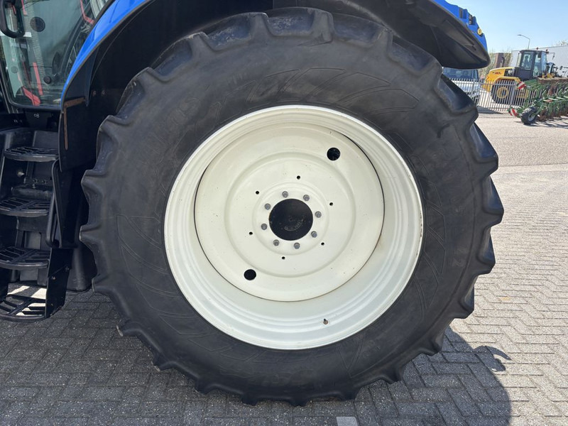 Traktors New Holland T7.210 AC Stage V + TL770 Voorlader: foto 20