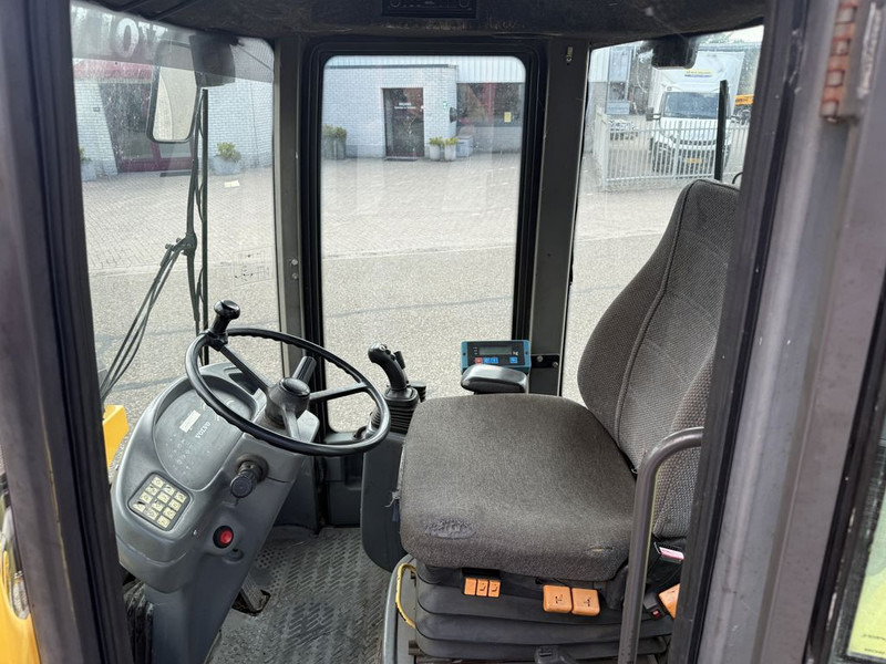 Volvo L30B Pro Shovel - Riteņu iekrāvējs: foto 5 Volvo L30B Pro Shovel - Riteņu iekrāvējs: foto 5