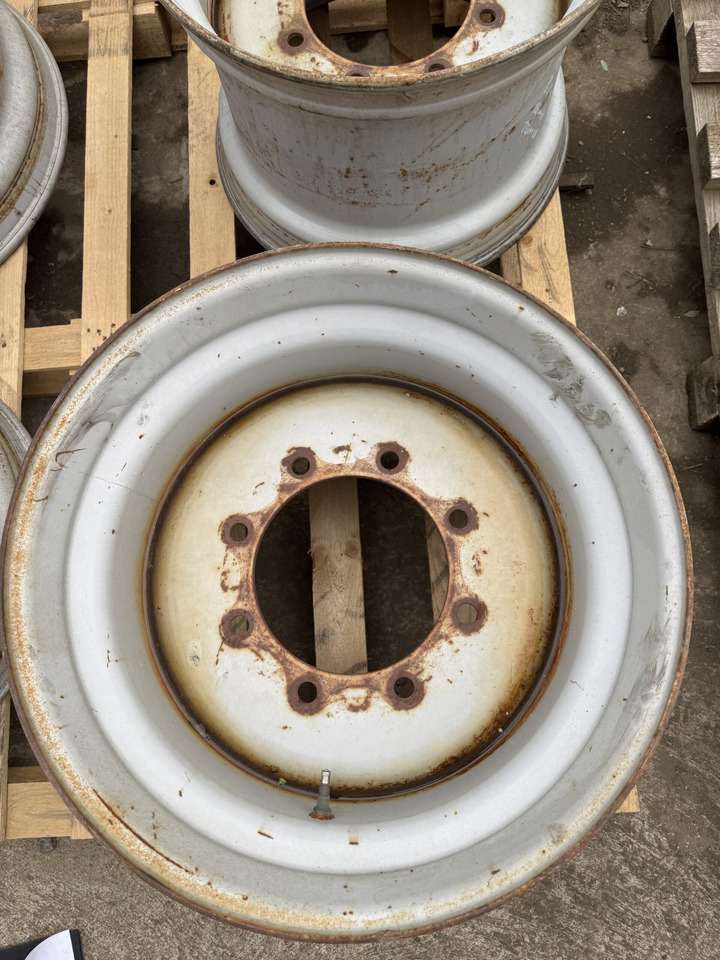 Riteņa disks 16X22.5 Used Silver Rim: foto 1