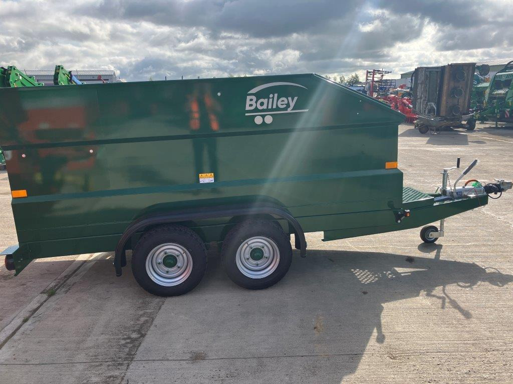 Jaunā Lauksaimniecības piekabe Bailey Fuel Bowser: foto 6