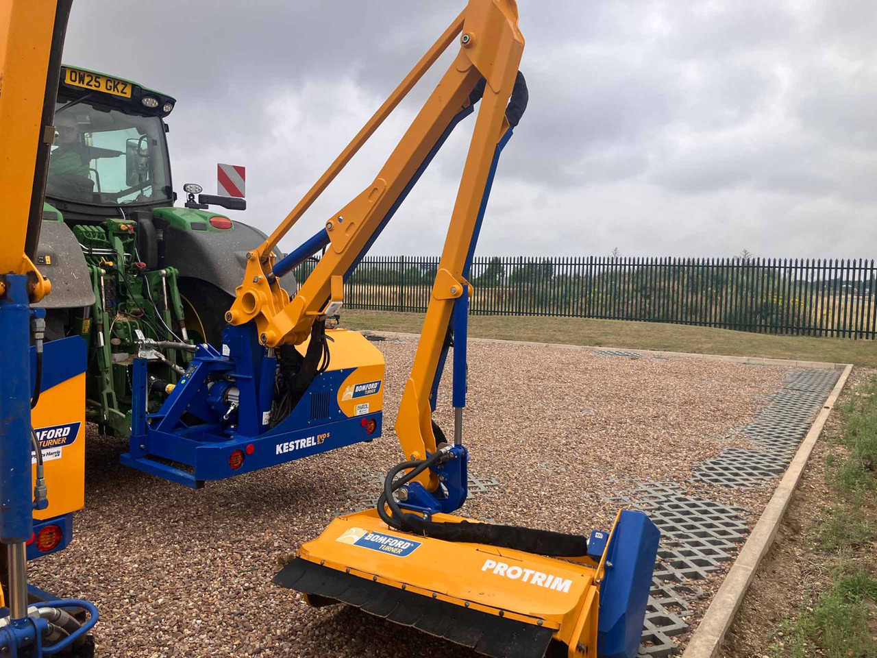 Bomford Turner Kestrel Evo S 5.7 Protrim - Izlices pļaujmašīna: foto 1 Bomford Turner Kestrel Evo S 5.7 Protrim - Izlices pļaujmašīna: foto 1