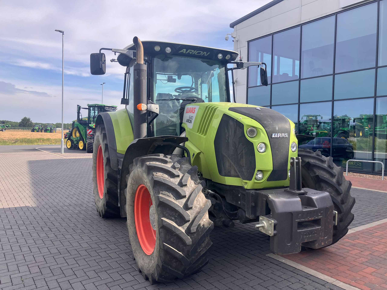 Claas Arion 640 - Traktors: foto 4 Claas Arion 640 - Traktors: foto 4