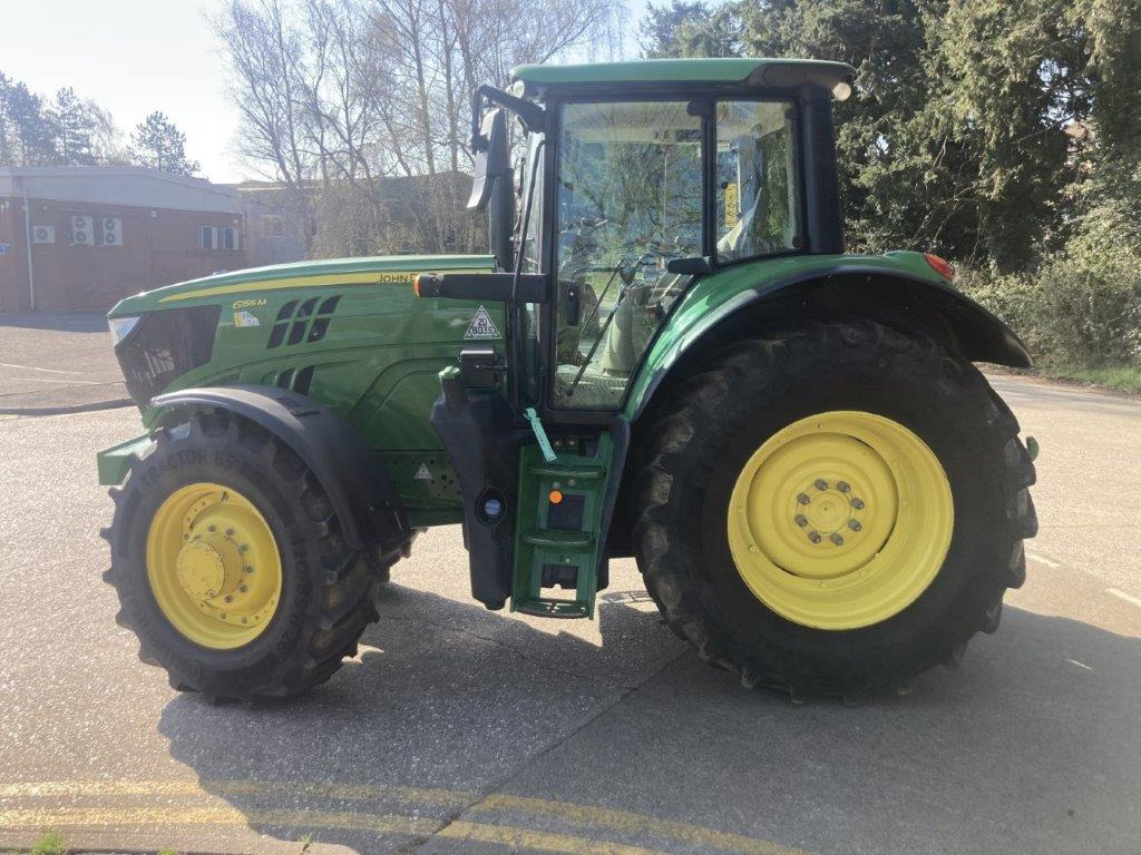 JOHN DEERE 6155M - Traktors: foto 2 JOHN DEERE 6155M - Traktors: foto 2