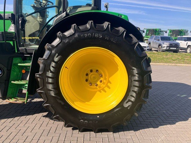 Traktors JOHN DEERE 6155R: foto 14