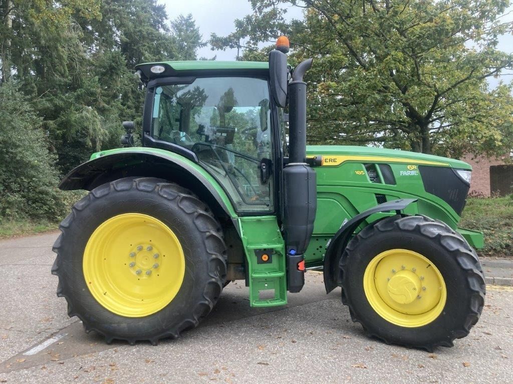 JOHN DEERE 6R 185 - Traktors: foto 1 JOHN DEERE 6R 185 - Traktors: foto 1