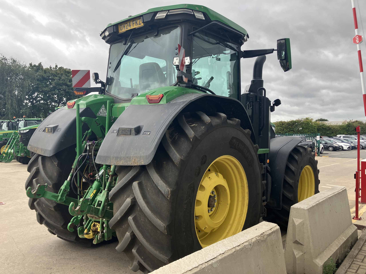 John Deer 7R 350 - Traktors: foto 5 John Deer 7R 350 - Traktors: foto 5