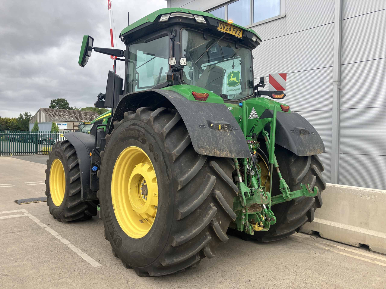John Deer 7R 350 - Traktors: foto 3 John Deer 7R 350 - Traktors: foto 3