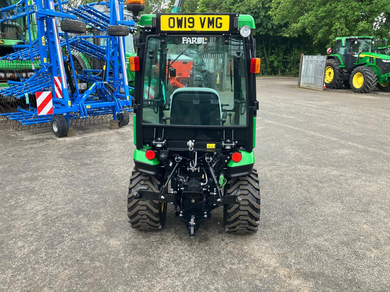 John Deere 1026R compact tractor - Mini traktors: foto 4 John Deere 1026R compact tractor - Mini traktors: foto 4