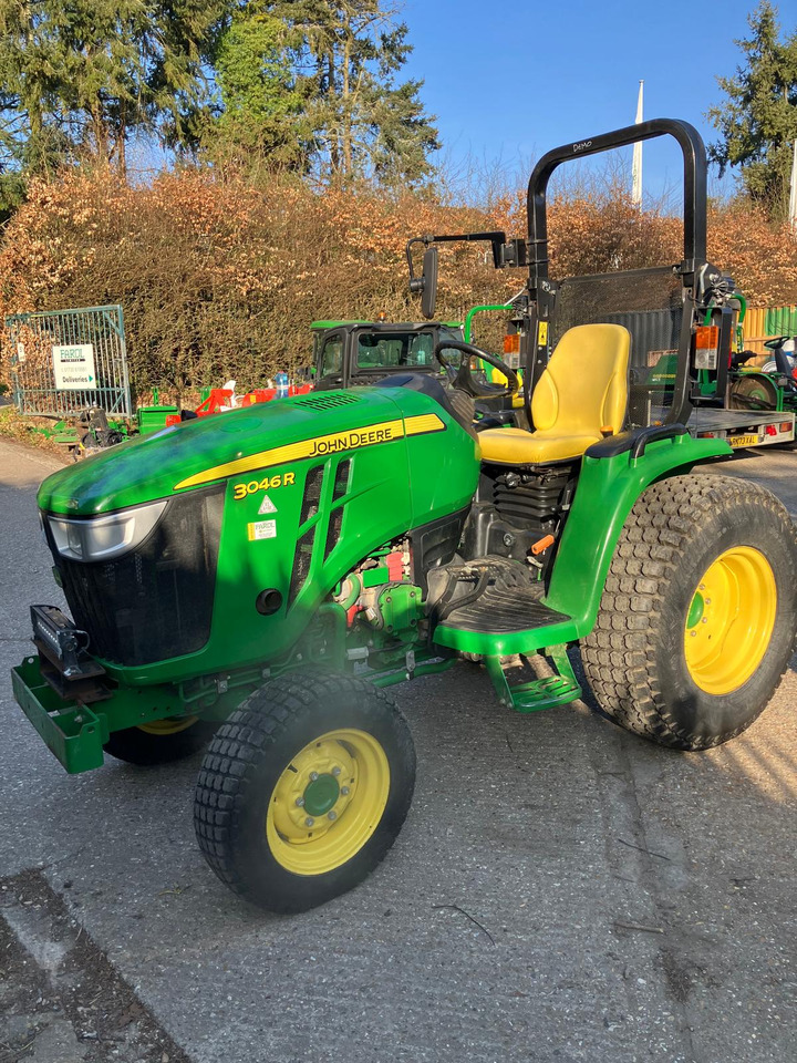 John Deere 3046R Compact Tractor - Mini traktors: foto 2 John Deere 3046R Compact Tractor - Mini traktors: foto 2