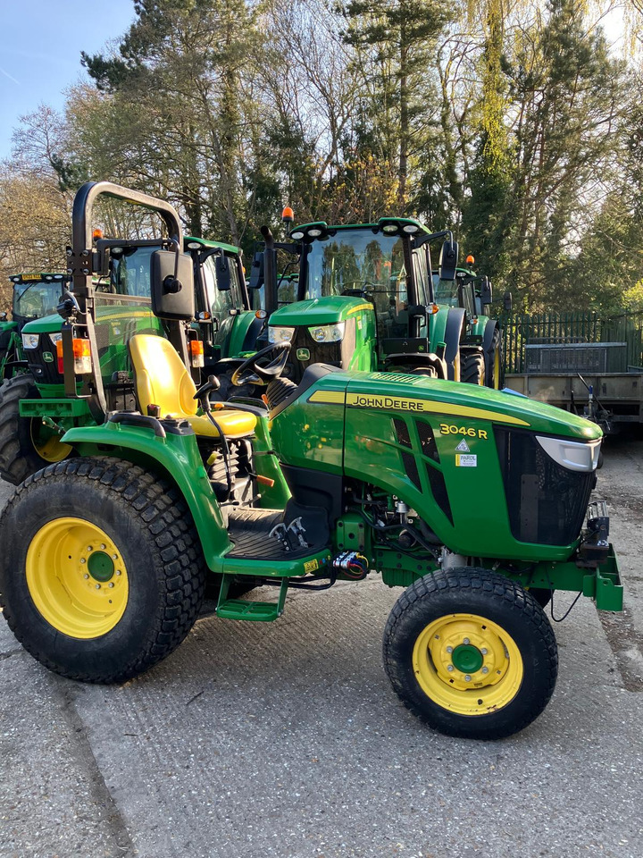 John Deere 3046R Compact Tractor - Mini traktors: foto 4 John Deere 3046R Compact Tractor - Mini traktors: foto 4