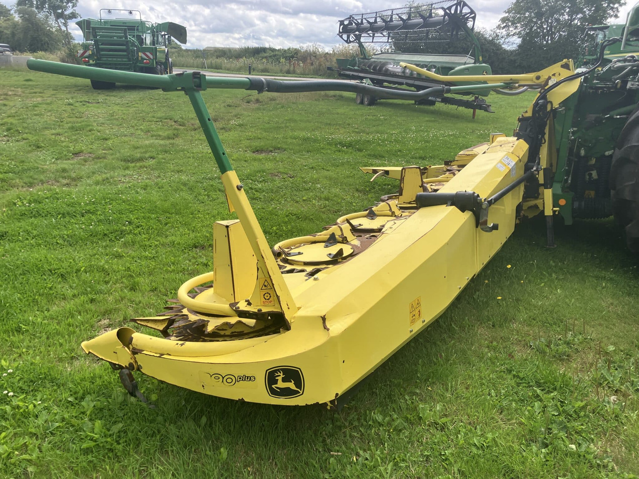 John Deere 390 Plus - Kukurūzas heders: foto 4 John Deere 390 Plus - Kukurūzas heders: foto 4