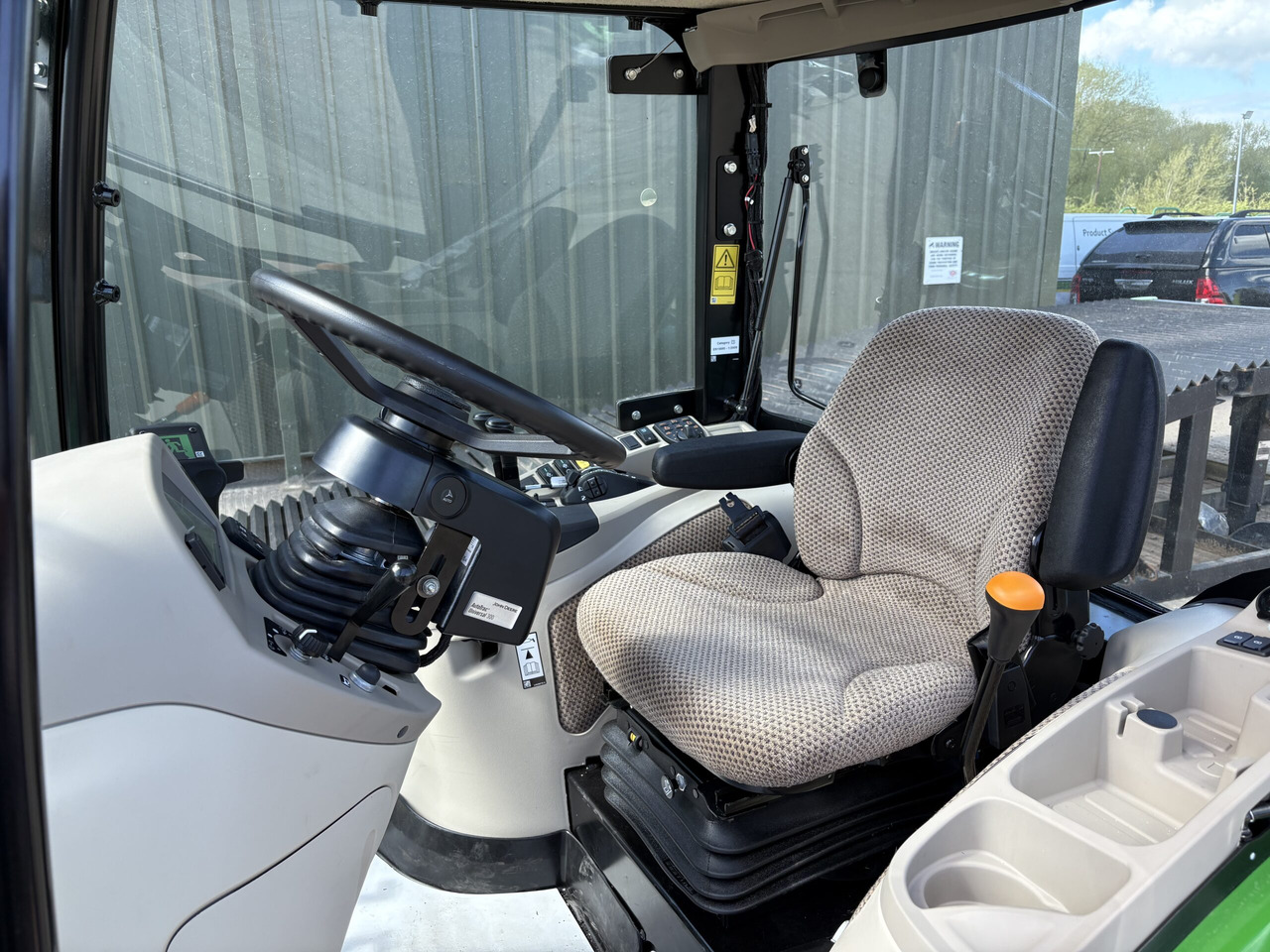 John Deere 4052R Compact Tractor - Mini traktors: foto 5 John Deere 4052R Compact Tractor - Mini traktors: foto 5