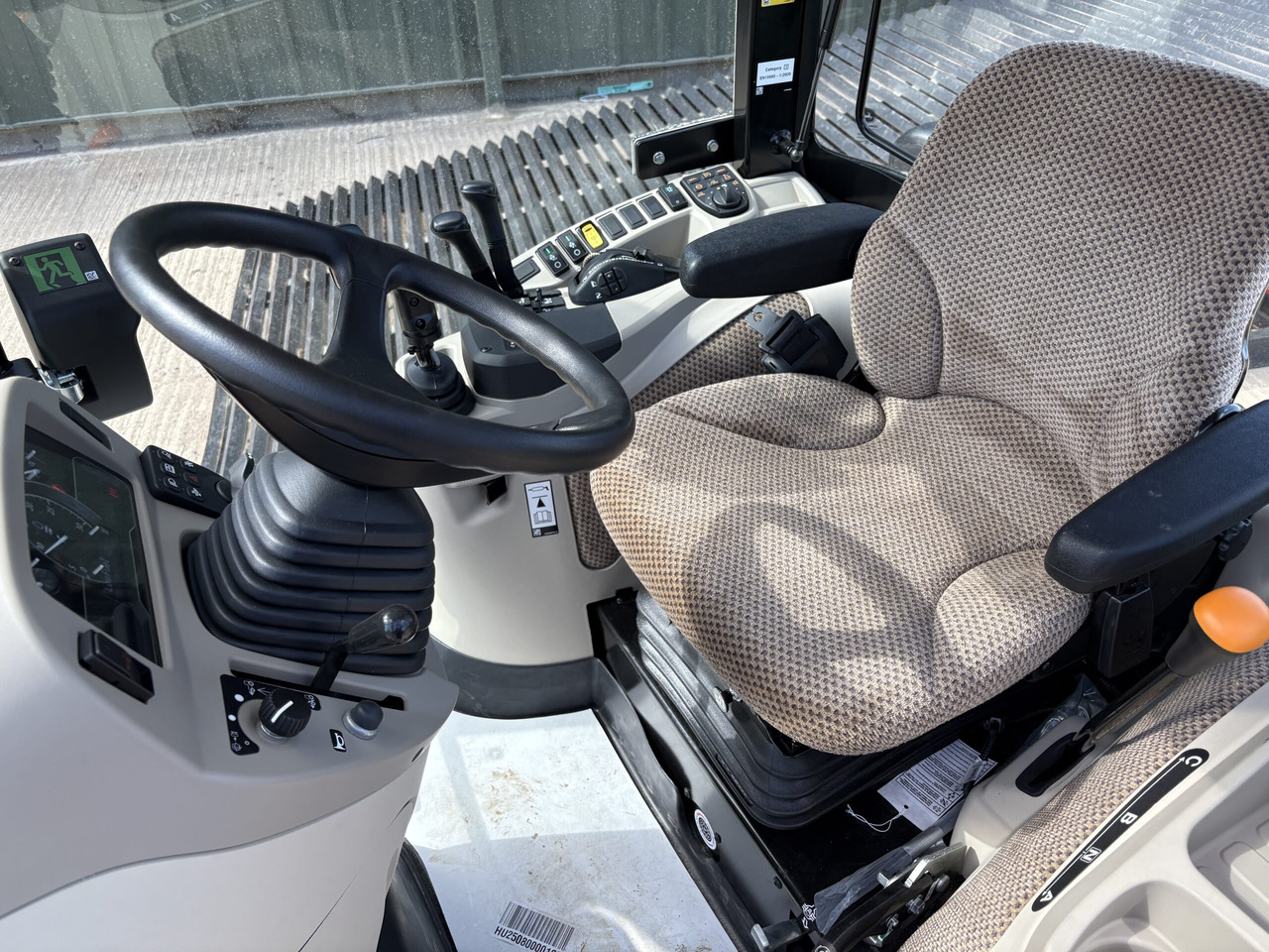 John Deere 4066R Compact Tractor - Mini traktors: foto 5 John Deere 4066R Compact Tractor - Mini traktors: foto 5