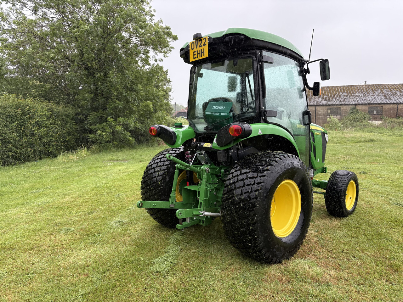 John Deere 4066R Compact Tractor - Mini traktors: foto 4 John Deere 4066R Compact Tractor - Mini traktors: foto 4