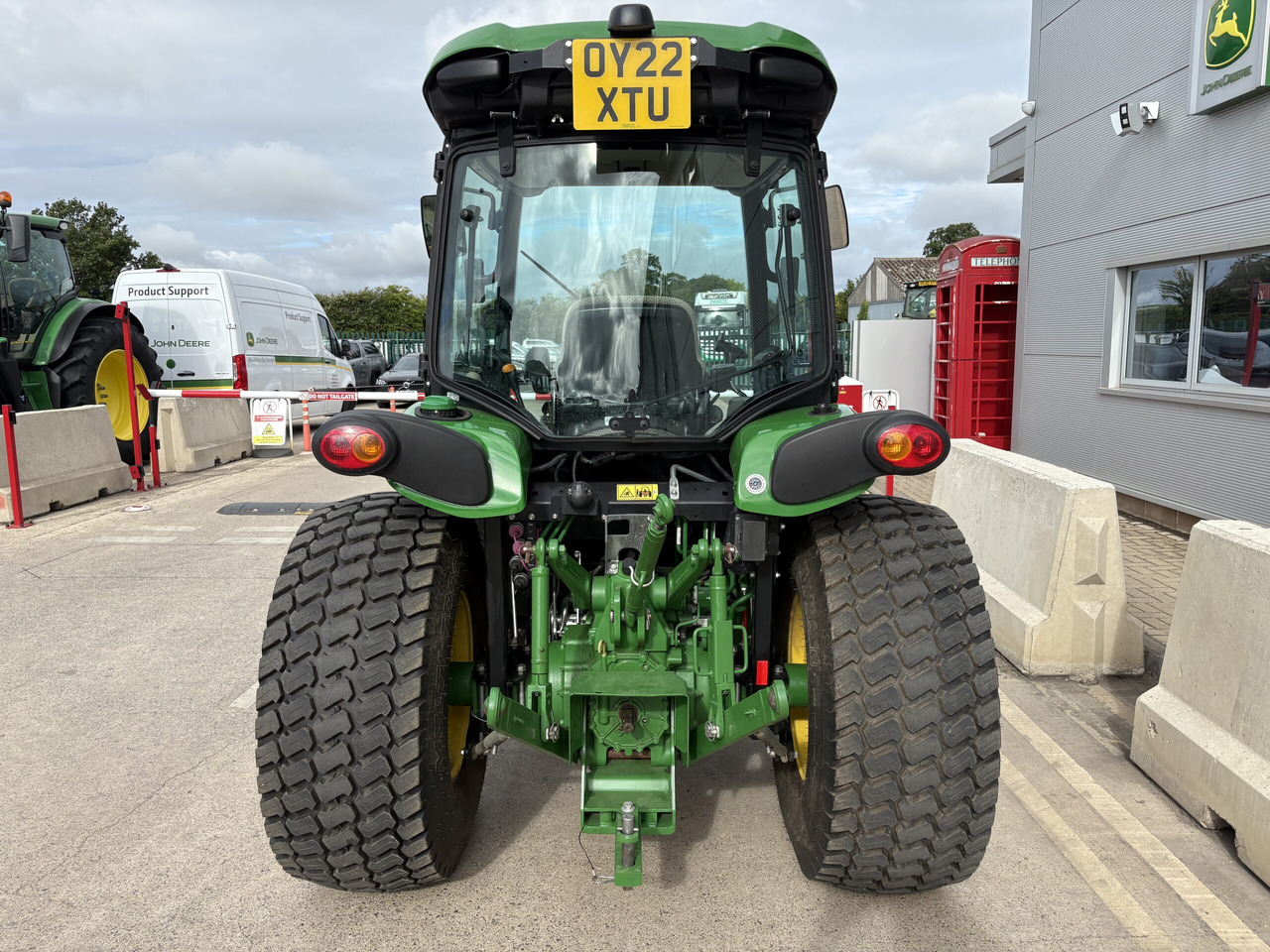 John Deere 4066R Compact Tractor - Mini traktors: foto 4 John Deere 4066R Compact Tractor - Mini traktors: foto 4