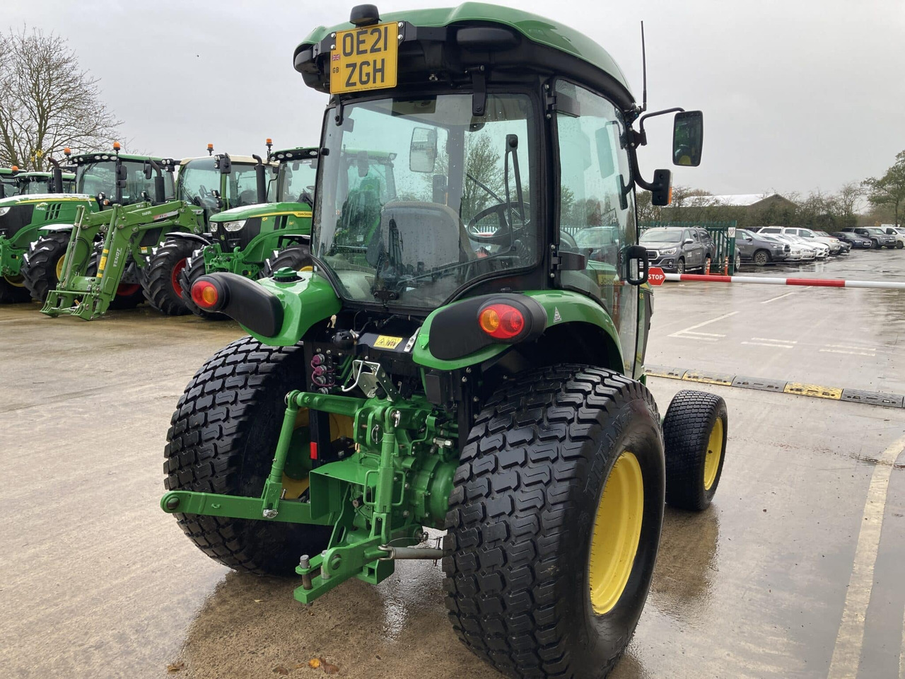 John Deere 4066R compact tractor - Mini traktors: foto 5 John Deere 4066R compact tractor - Mini traktors: foto 5